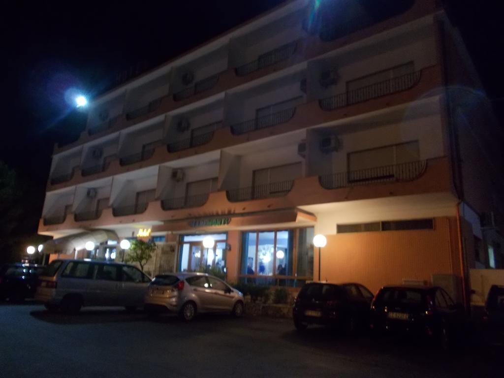 Hotel Maremonti Віко-дель-Ґарґано Екстер'єр фото